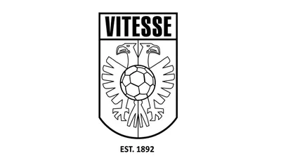 Zwart-wit kleurplaat van het Vitesse voetbalclub logo. Het schildvormige logo toont twee adelaarskoppen, een voetbal, de tekst 'VITESSE' bovenaan en 'EST. 1892' eronder.