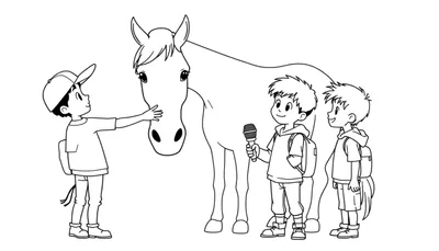 Kleurplaat van drie jongens die vriendelijk omgaan met een paard. Eén jongen aait het paard, één doet alsof hij een interview houdt met een microfoon, en de ander kijkt lachend toe.