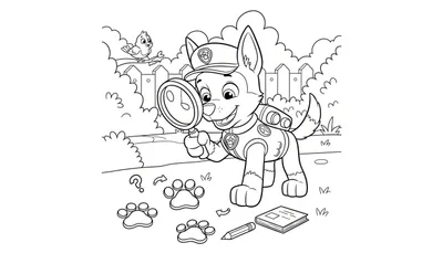 Kleurplaat van Chase (Paw Patrol-achtige hond) in politie-uniform die met een vergrootglas sporen onderzoekt. Een vogel kijkt toe vanaf een hek. Op de grond liggen pootafdrukken, een vraagteken, een boek en een potlood.