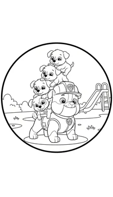 Zwart-wit lijntekening van Rubble van Paw Patrol, een bulldog met bouwhelm, waarop vier kleinere vrolijke puppy's zijn gestapeld. De scène speelt zich af in een park met een glijbaan op de achtergrond en is omrand door een zwarte cirkel.