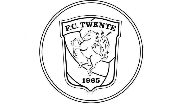 Zwart-wit kleurplaat van het FC Twente logo: een schild met tekst 'F.C. TWENTE', een steigerend paard, gestileerde lijnen op de achtergrond en het jaartal '1965', omrand door een dubbele cirkel.