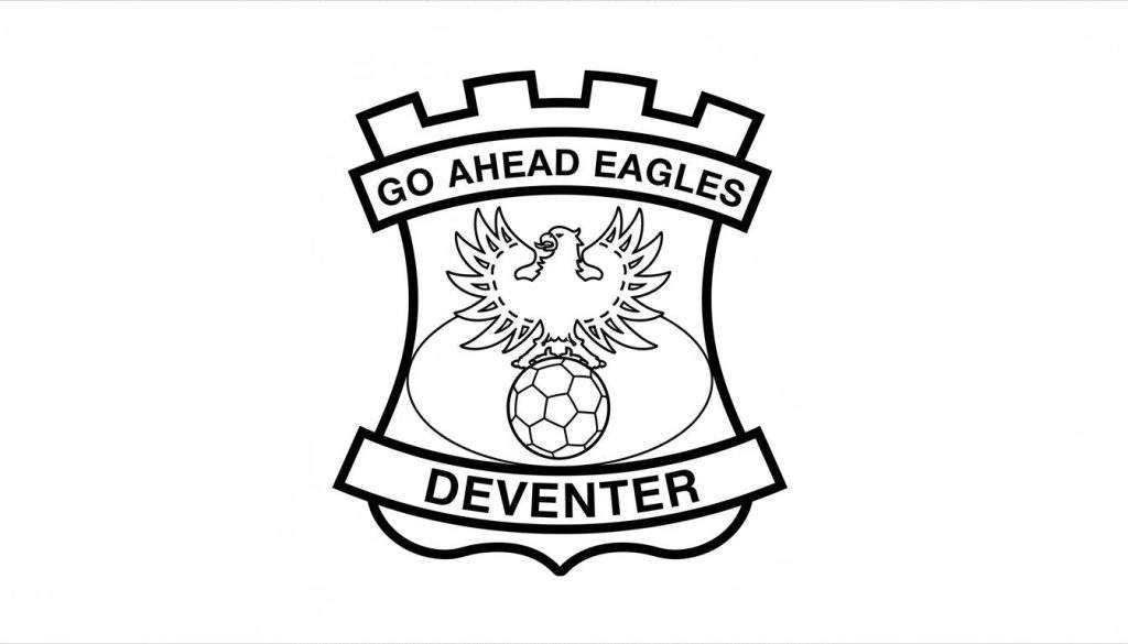 Zwart-witte kleurplaat van het Go Ahead Eagles logo: een wapenschild met kantelen, de tekst 'GO AHEAD EAGLES', een adelaar op een voetbal, en 'DEVENTER'.
