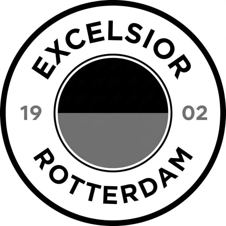 Zwart-witte kleurplaat van een Excelsior voetballer die een bal trapt tijdens een wedstrijd, met de bal in de lucht en toeschouwers op de achtergrond.