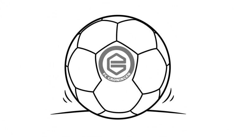 Zwart-wit kleurplaat van een voetbal met het FC Groningen logo en tekst, omringd door typische vlakken en met strepen die beweging aangeven.