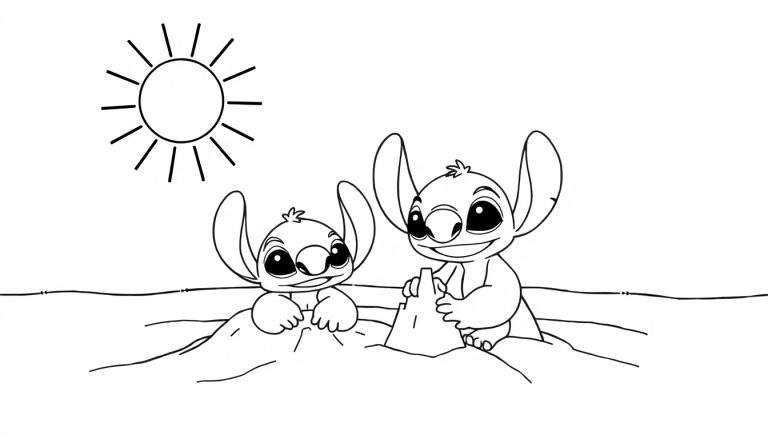 Kleurplaat van twee Stitch-achtige wezentjes die vrolijk op het strand spelen met zand en een zandkasteel bouwen, met de zon in de lucht.