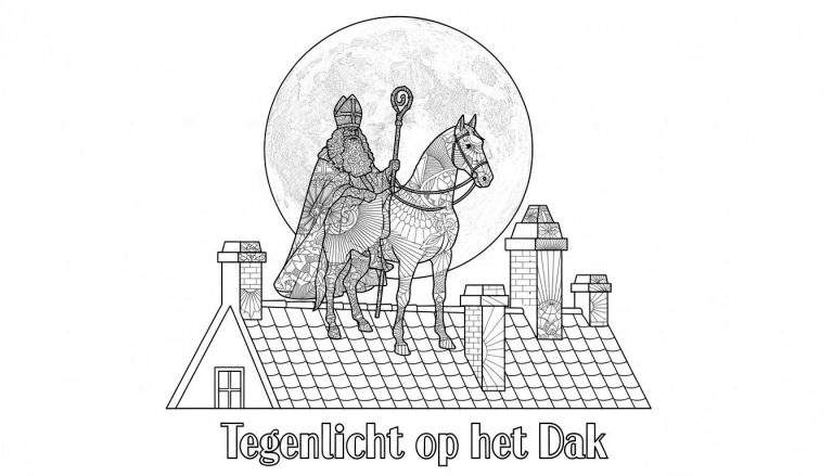 Zwart-wit kleurplaat van Sinterklaas op zijn paard op een dak met meerdere schoorstenen en een dakkapel. Achter hen is een grote volle maan te zien. Sinterklaas, zijn paard, de maan, de dakpannen en de schoorstenen zijn allemaal ingevuld met gedetailleerde, mandala-achtige patronen. Onderaan staat de tekst "Tegenlicht op het Dak". Het is een gedetailleerde en moeilijke kleurplaat.